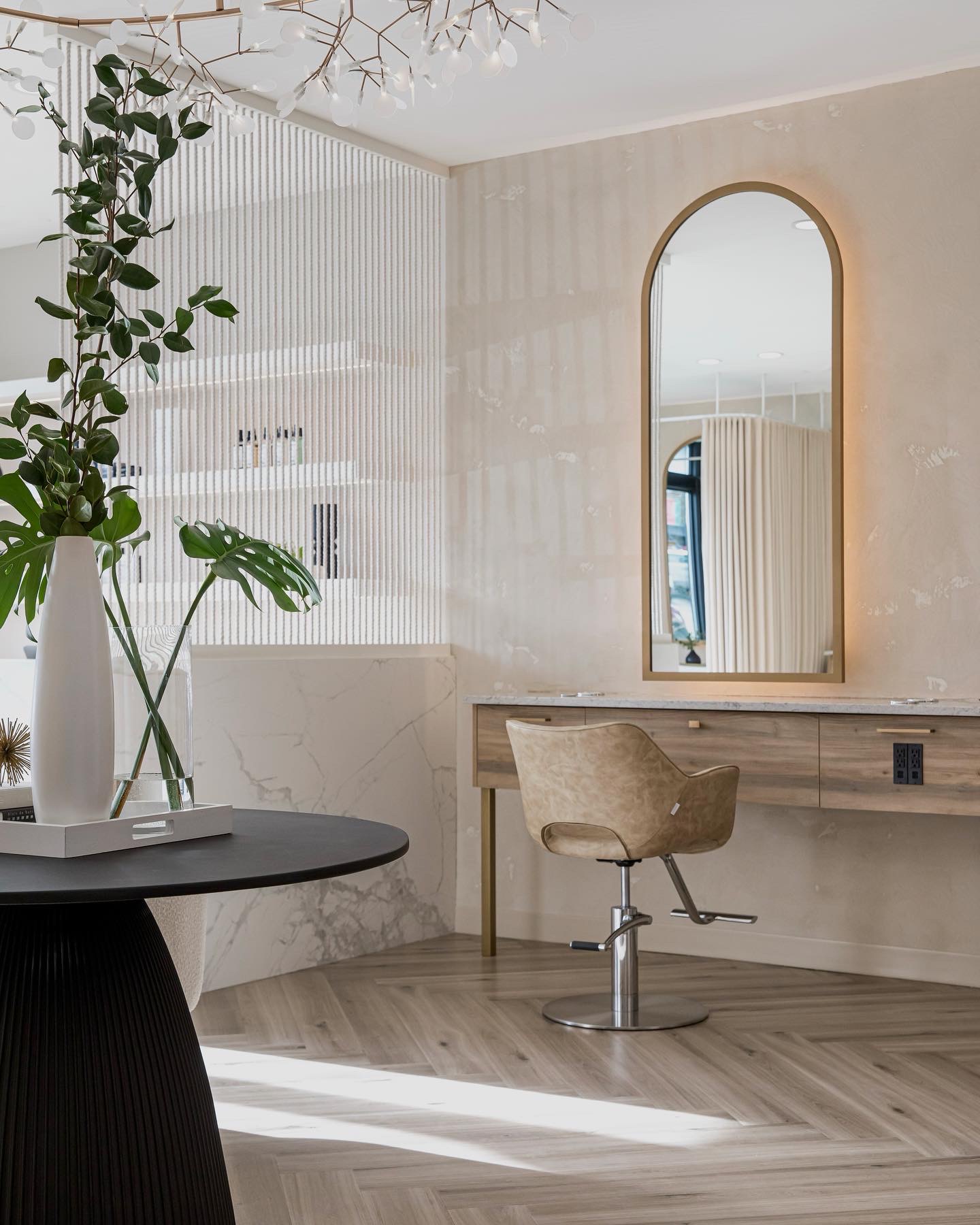 Farhana Premji - Salon Decor