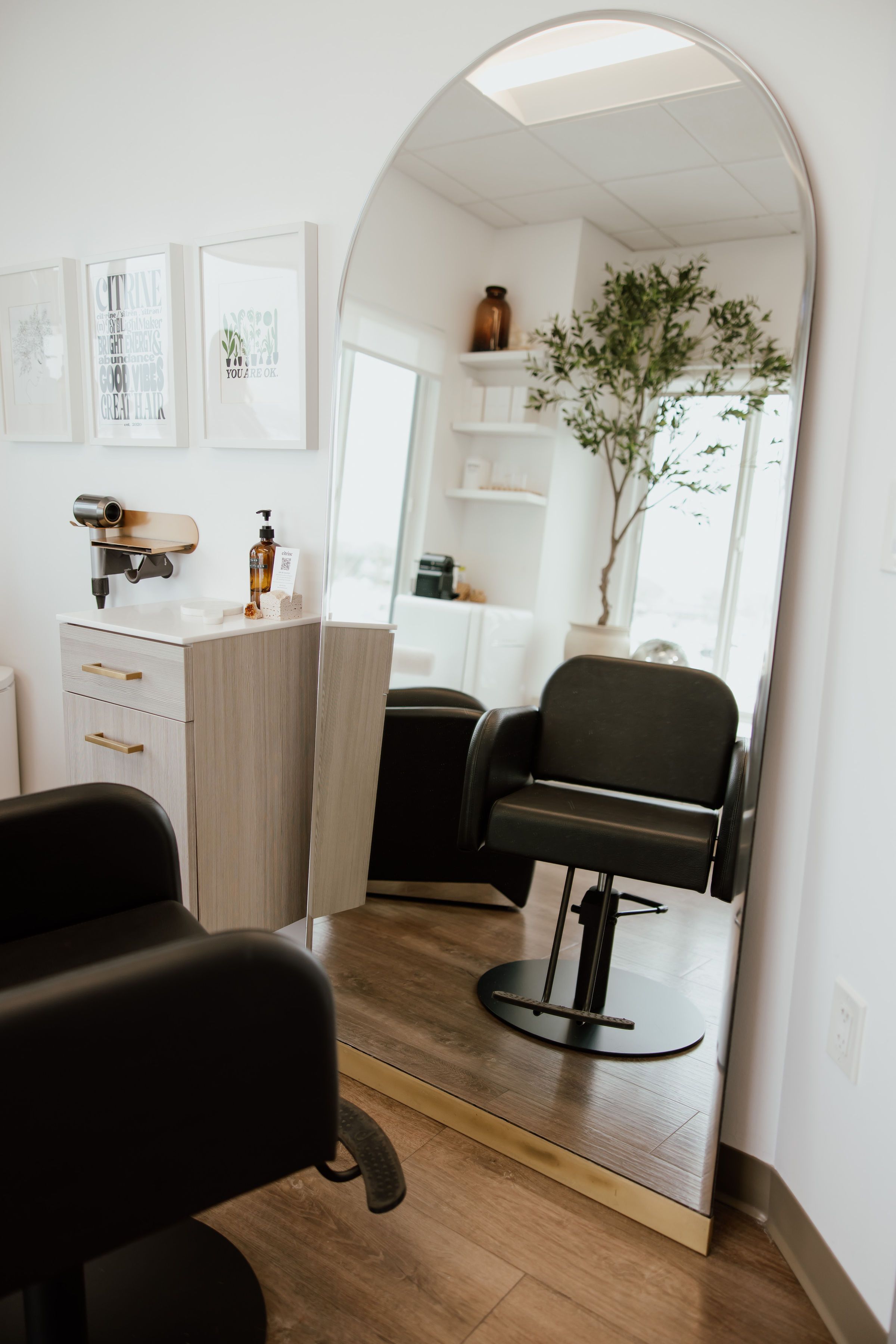 @theorganizedhairstylist